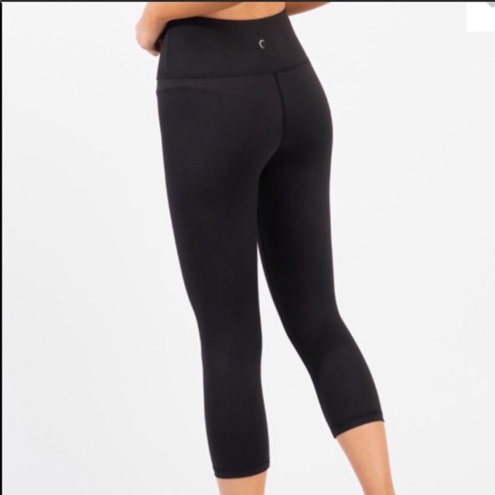 ZYIA ACTIVE  Black Crop Leggings High
